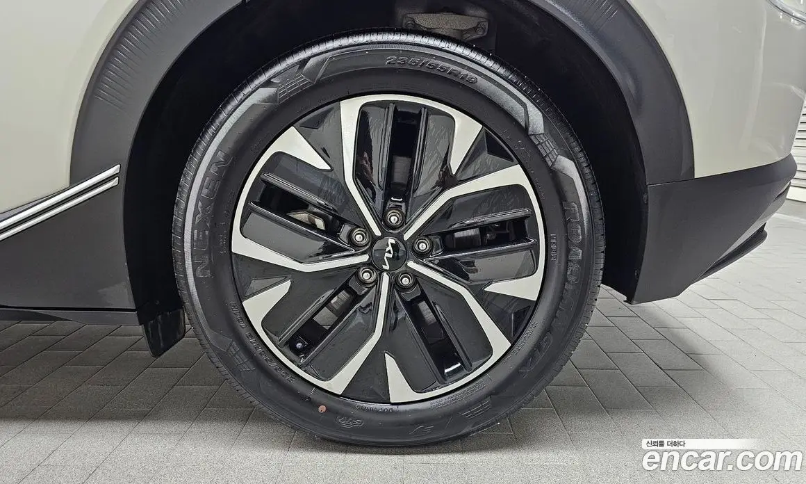 Kia EV6 2023 0.1 автомат (гидро), фото 7