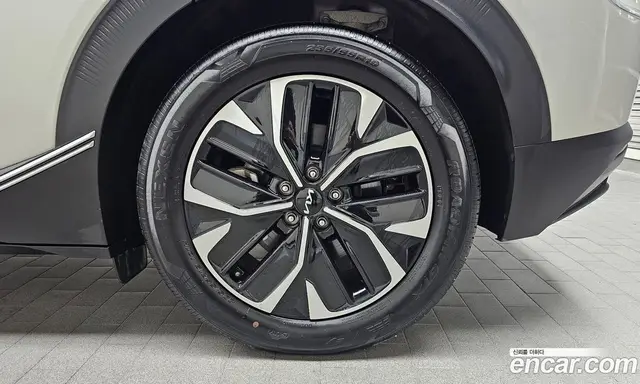 Kia EV6 2023 0.1 автомат (гидро), миниатюра 7