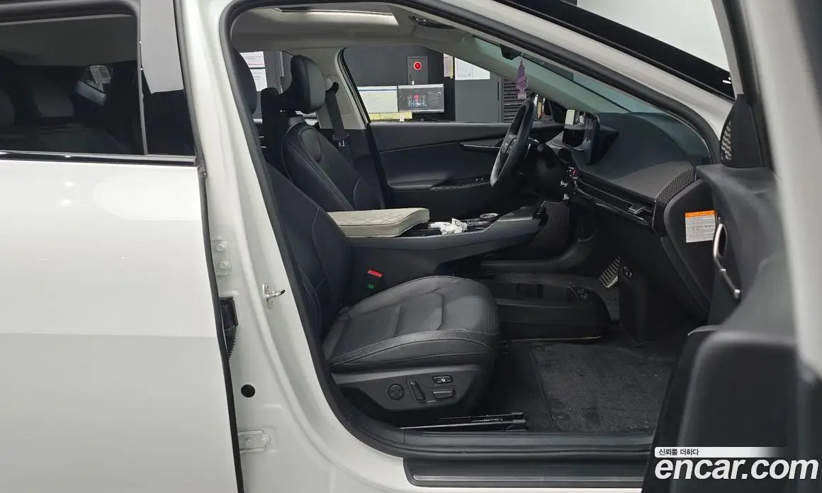 Kia EV6 2024 0.1 автомат (гидро), фото 16 Kia EV6 2024 0.1 автомат (гидро), фото 16