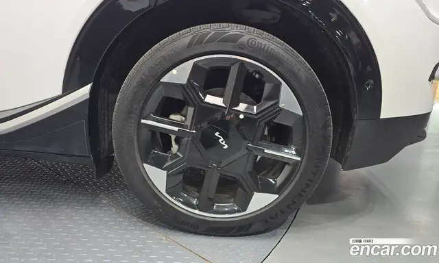 Kia EV6 2024 0.1 автомат (гидро), миниатюра 7 Kia EV6 2024 0.1 автомат (гидро), миниатюра 7