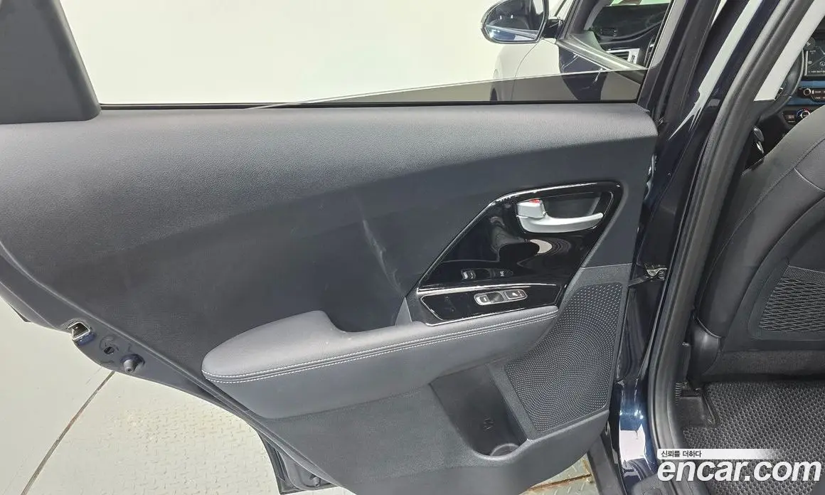 Kia Niro 2016 1.6 автомат (гидро), фото 15 Kia Niro 2016 1.6 автомат (гидро), фото 15