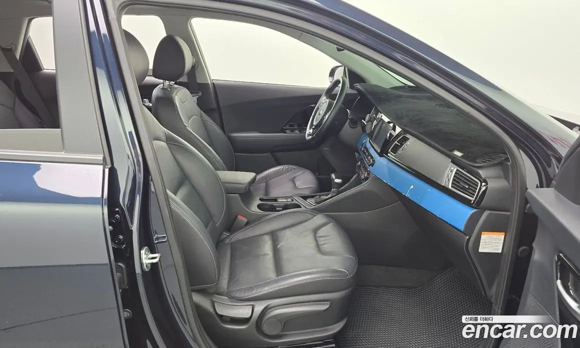 Kia Niro 2016 1.6 автомат (гидро), фото 16 Kia Niro 2016 1.6 автомат (гидро), фото 16