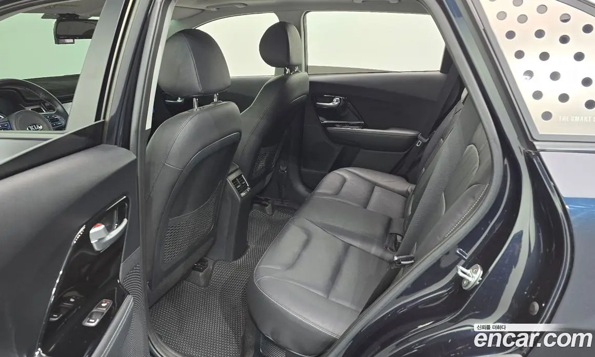 Kia Niro 2016 1.6 автомат (гидро), фото 17 Kia Niro 2016 1.6 автомат (гидро), фото 17