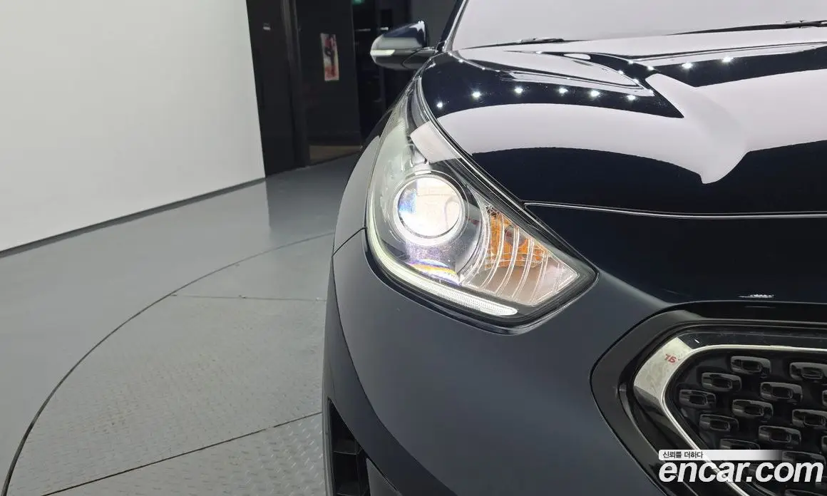Kia Niro 2016 1.6 автомат (гидро), фото 8 Kia Niro 2016 1.6 автомат (гидро), фото 8