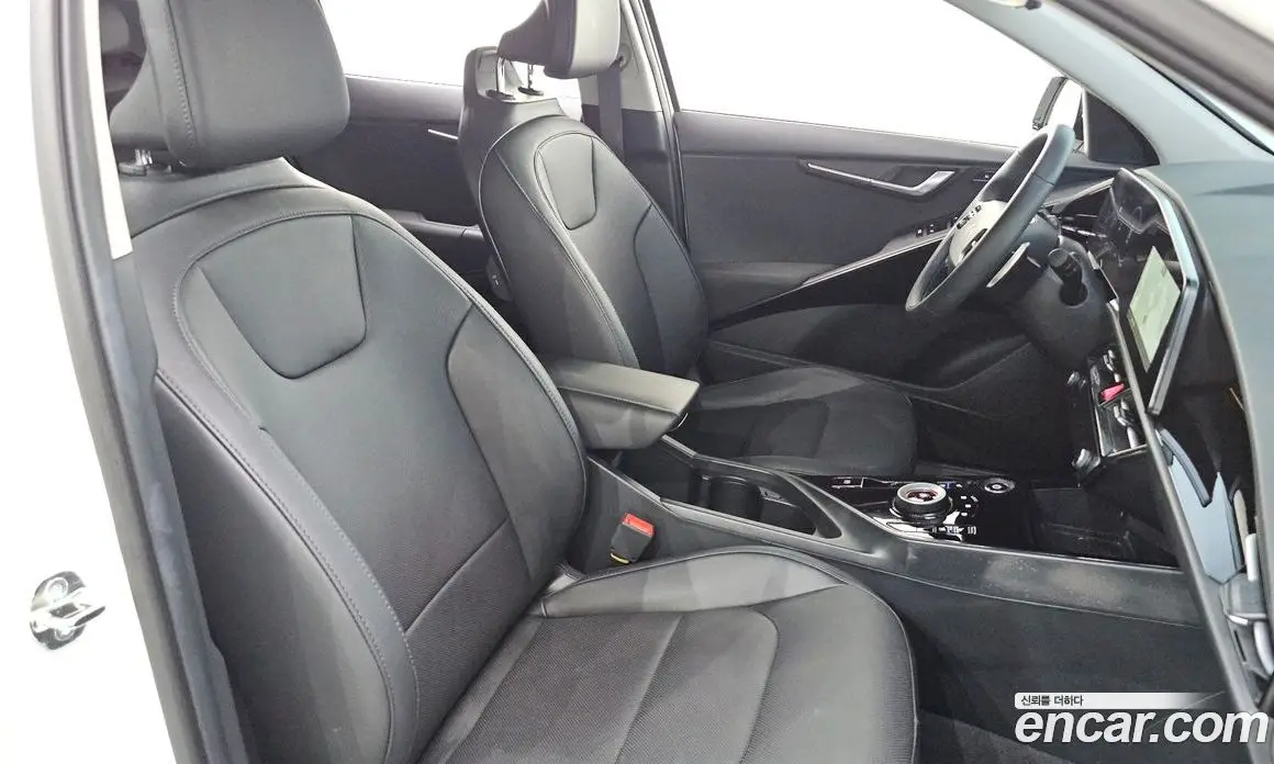 Kia Niro 2023 0.2 автомат (гидро), фото 16