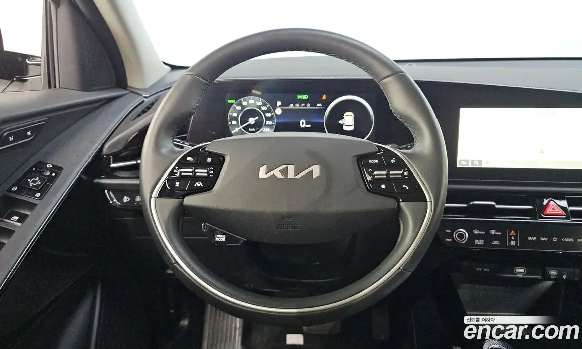 Kia Niro 2023 0.2 автомат (гидро), фото 17