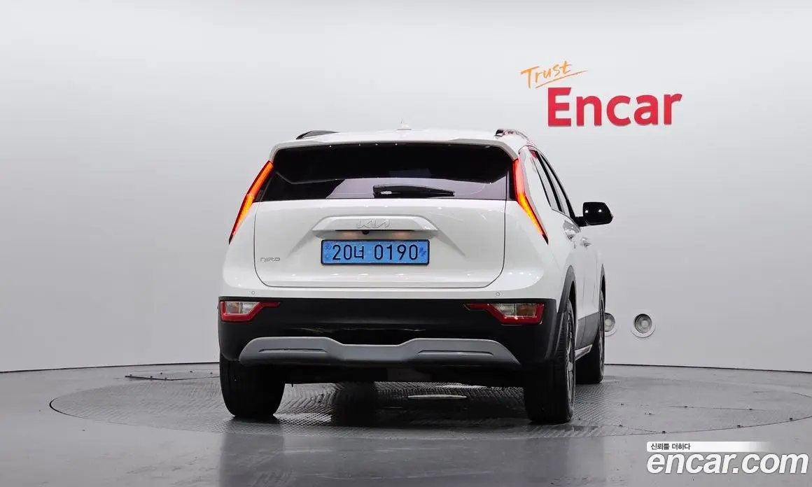 Kia Niro 2023 0.2 автомат (гидро), фото 4