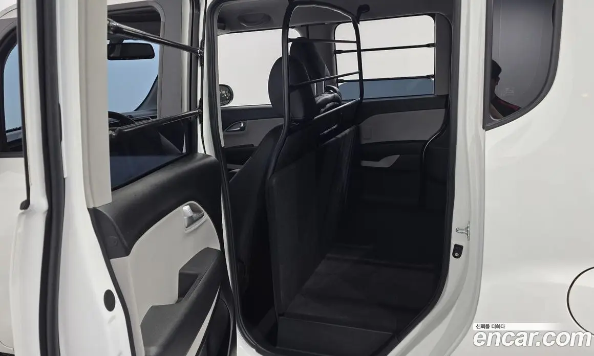 Kia Ray 2023 1.0 автомат (гидро), фото 16