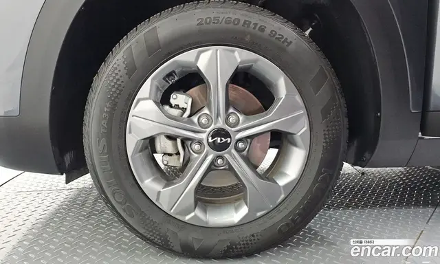 Kia Seltos 2024 2.0 автомат (гидро), миниатюра 6