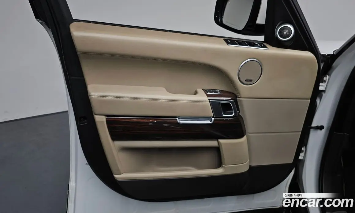 Land Rover Range Rover 2015 4.4 автомат (гидро), фото 13 Land Rover Range Rover 2015 4.4 автомат (гидро), фото 13