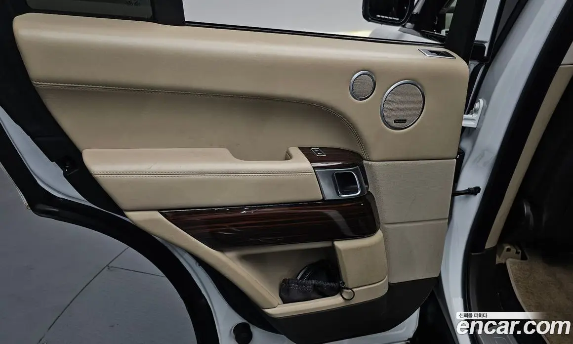 Land Rover Range Rover 2015 4.4 автомат (гидро), фото 14 Land Rover Range Rover 2015 4.4 автомат (гидро), фото 14