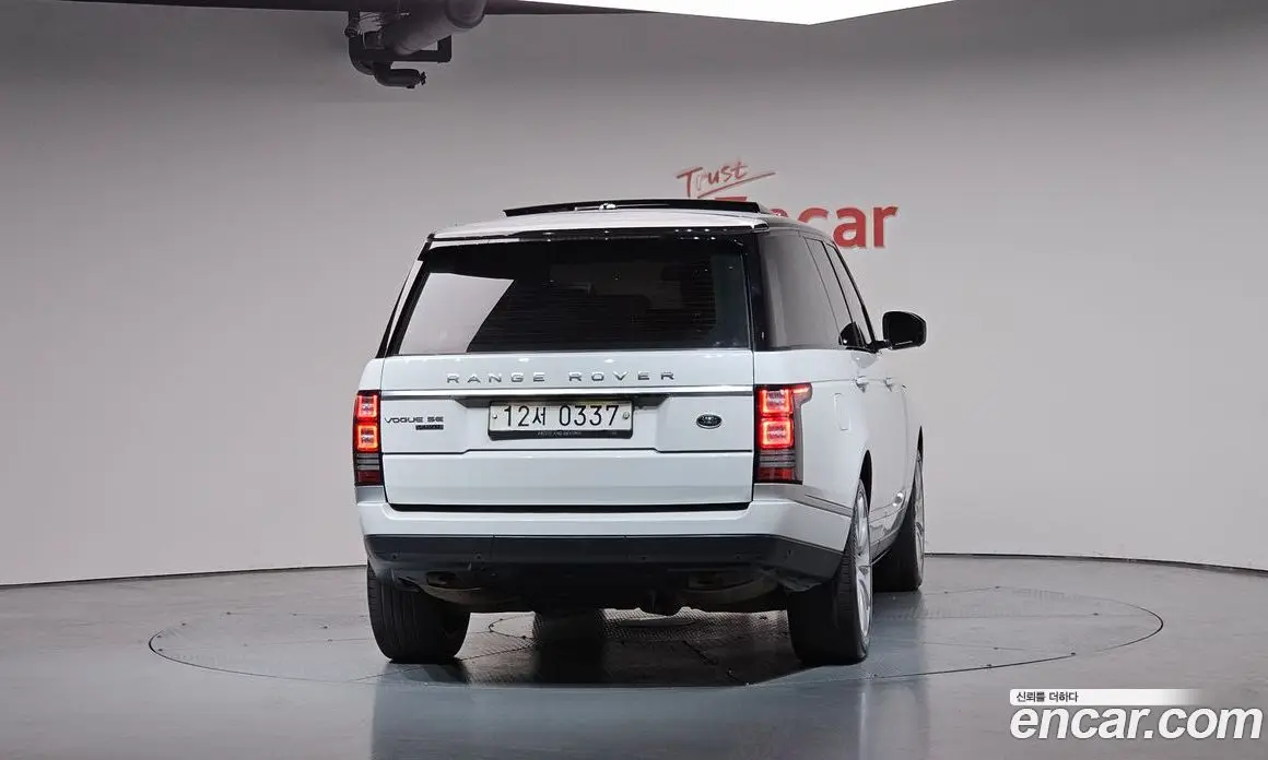 Land Rover Range Rover 2015 4.4 автомат (гидро), фото 3 Land Rover Range Rover 2015 4.4 автомат (гидро), фото 3