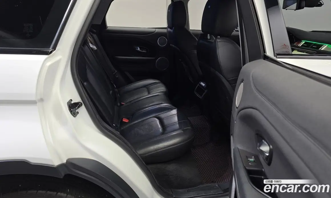 Land Rover Range Rover Evoque 2017 2.0 автомат (гидро), фото 17 Land Rover Range Rover Evoque 2017 2.0 автомат (гидро), фото 17