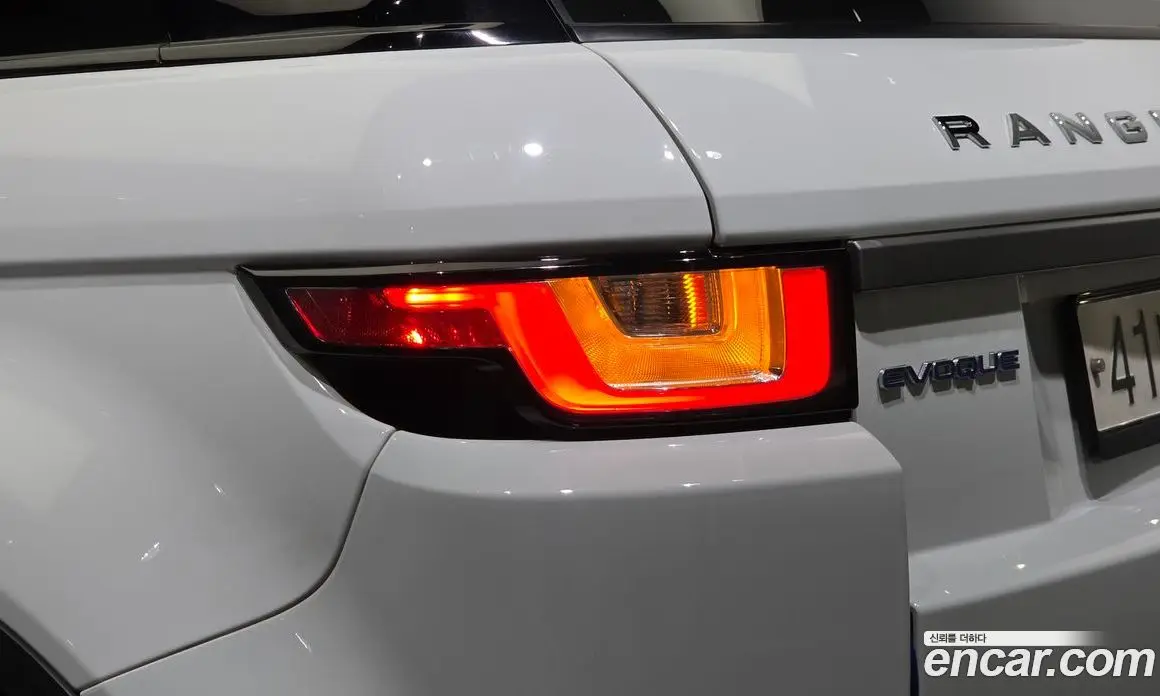 Land Rover Range Rover Evoque 2017 2.0 автомат (гидро), фото 9 Land Rover Range Rover Evoque 2017 2.0 автомат (гидро), фото 9