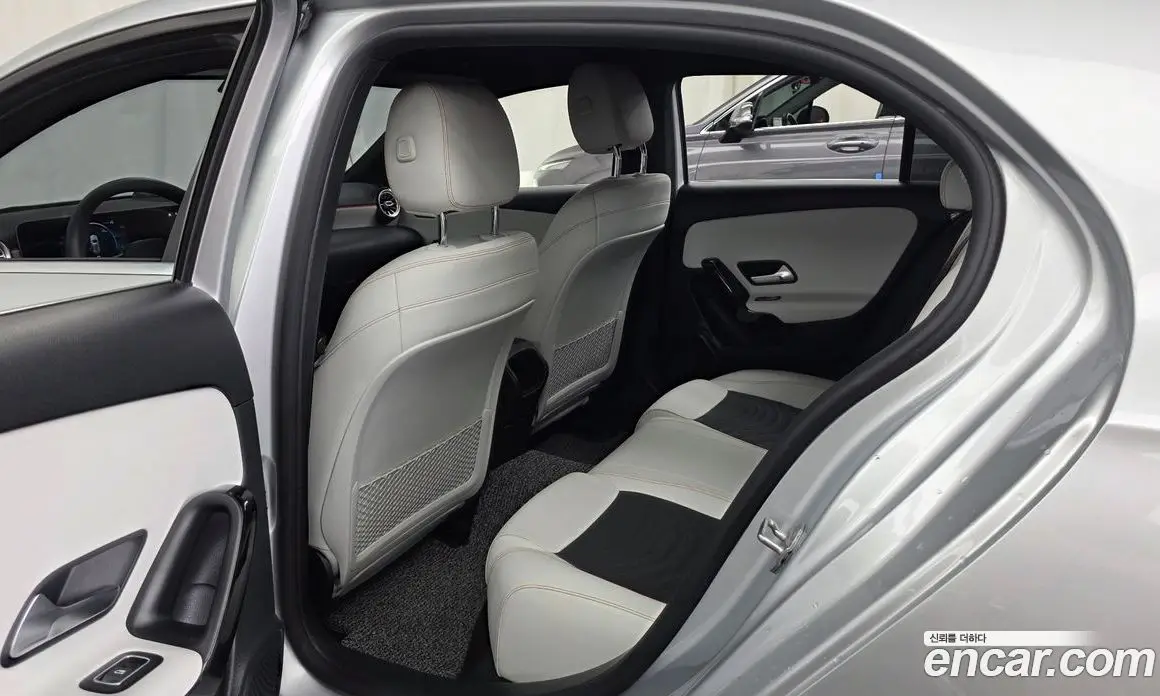 Mercedes-Benz A-Class 2019 2.0 автомат (гидро), фото 16 Mercedes-Benz A-Class 2019 2.0 автомат (гидро), фото 16