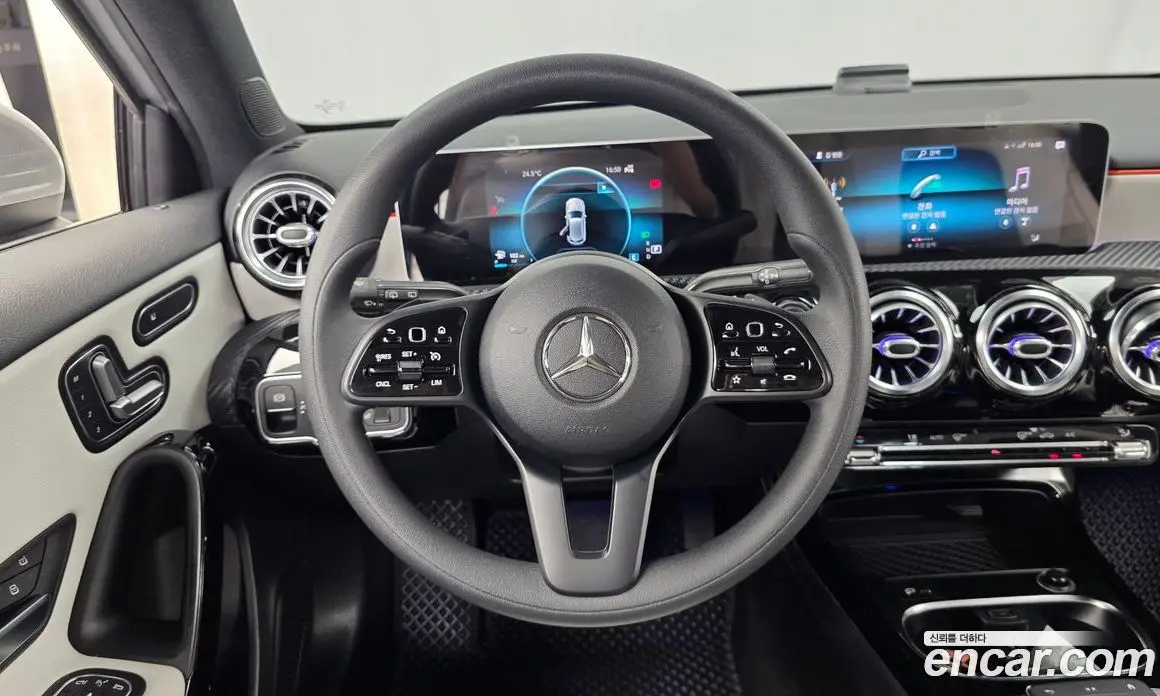 Mercedes-Benz A-Class 2019 2.0 автомат (гидро), фото 19 Mercedes-Benz A-Class 2019 2.0 автомат (гидро), фото 19