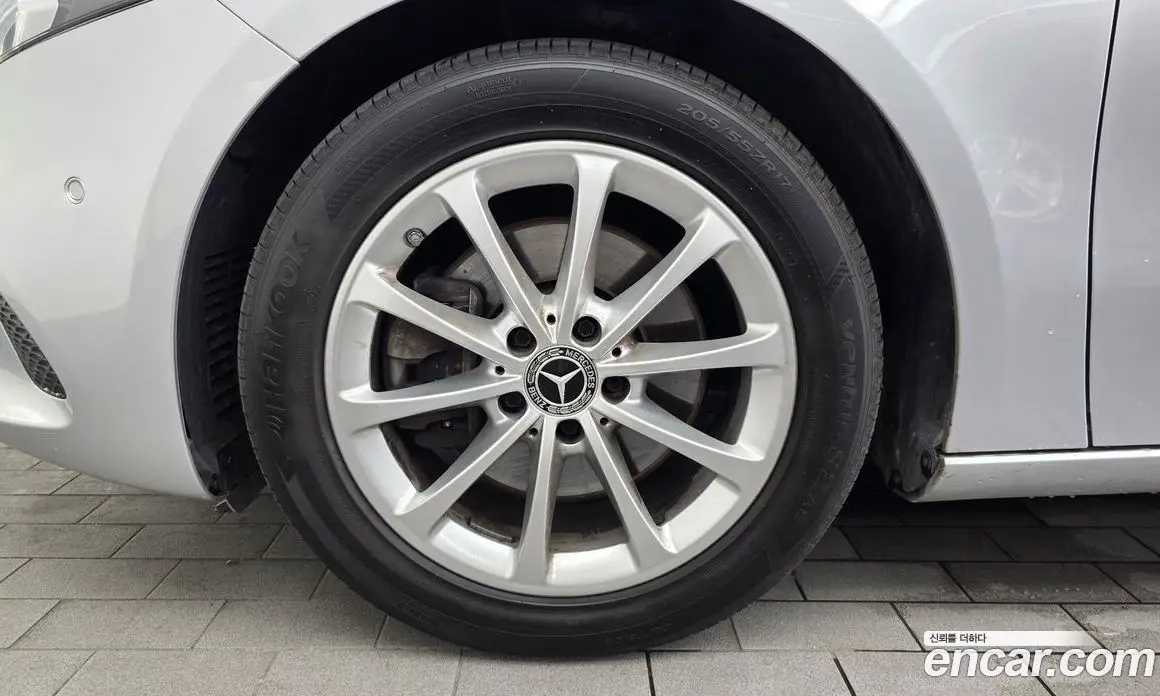 Mercedes-Benz A-Class 2019 2.0 автомат (гидро), фото 5 Mercedes-Benz A-Class 2019 2.0 автомат (гидро), фото 5