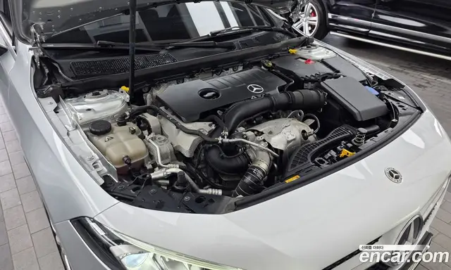 Mercedes-Benz A-Class 2019 2.0 автомат (гидро), миниатюра 6 Mercedes-Benz A-Class 2019 2.0 автомат (гидро), миниатюра 6