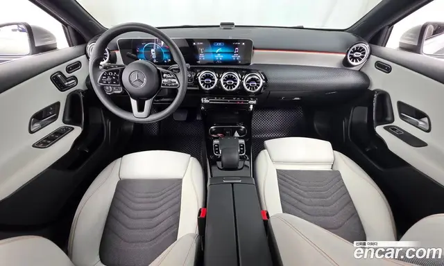 Mercedes-Benz A-Class 2019 2.0 автомат (гидро), миниатюра 10 Mercedes-Benz A-Class 2019 2.0 автомат (гидро), миниатюра 10