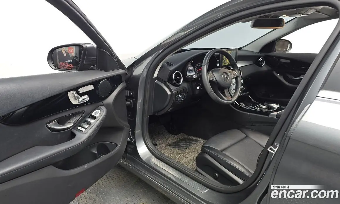 Mercedes-Benz C-Class 2017 2.0 автомат (гидро), фото 13 Mercedes-Benz C-Class 2017 2.0 автомат (гидро), фото 13