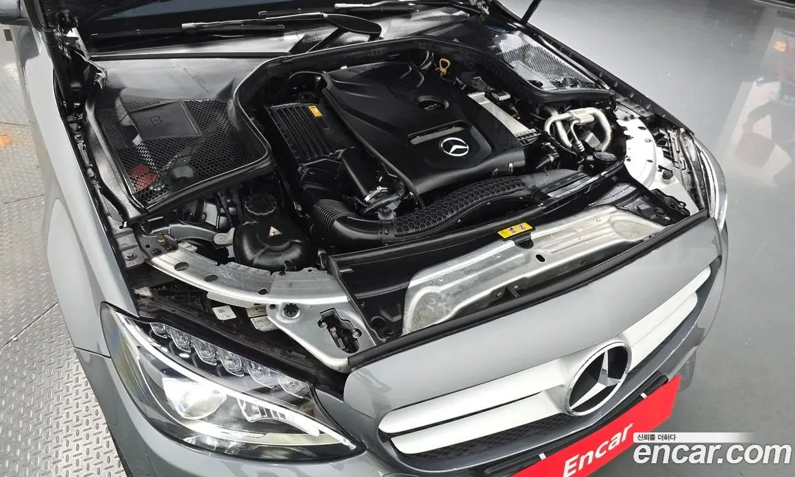 Mercedes-Benz C-Class 2017 2.0 автомат (гидро), фото 6 Mercedes-Benz C-Class 2017 2.0 автомат (гидро), фото 6