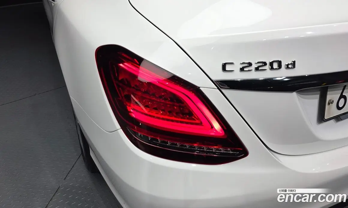 Mercedes-Benz C-Class 2018 1.9 автомат (гидро), фото 9 Mercedes-Benz C-Class 2018 1.9 автомат (гидро), фото 9