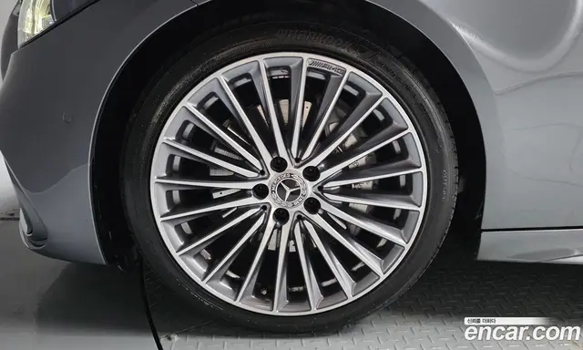 Mercedes-Benz C-Class 2023 2.0 автомат (гидро), миниатюра 5