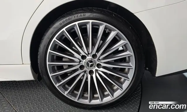 Mercedes-Benz C-Class 2023 2.0 автомат (гидро), миниатюра 7 Mercedes-Benz C-Class 2023 2.0 автомат (гидро), миниатюра 7