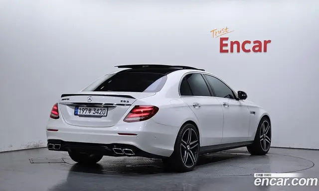 Mercedes-Benz E-Class 2019 4.0 автомат (гидро), миниатюра 2