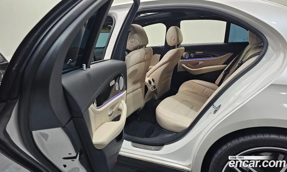 Mercedes-Benz E-Class 2019 4.0 автомат (гидро), фото 16