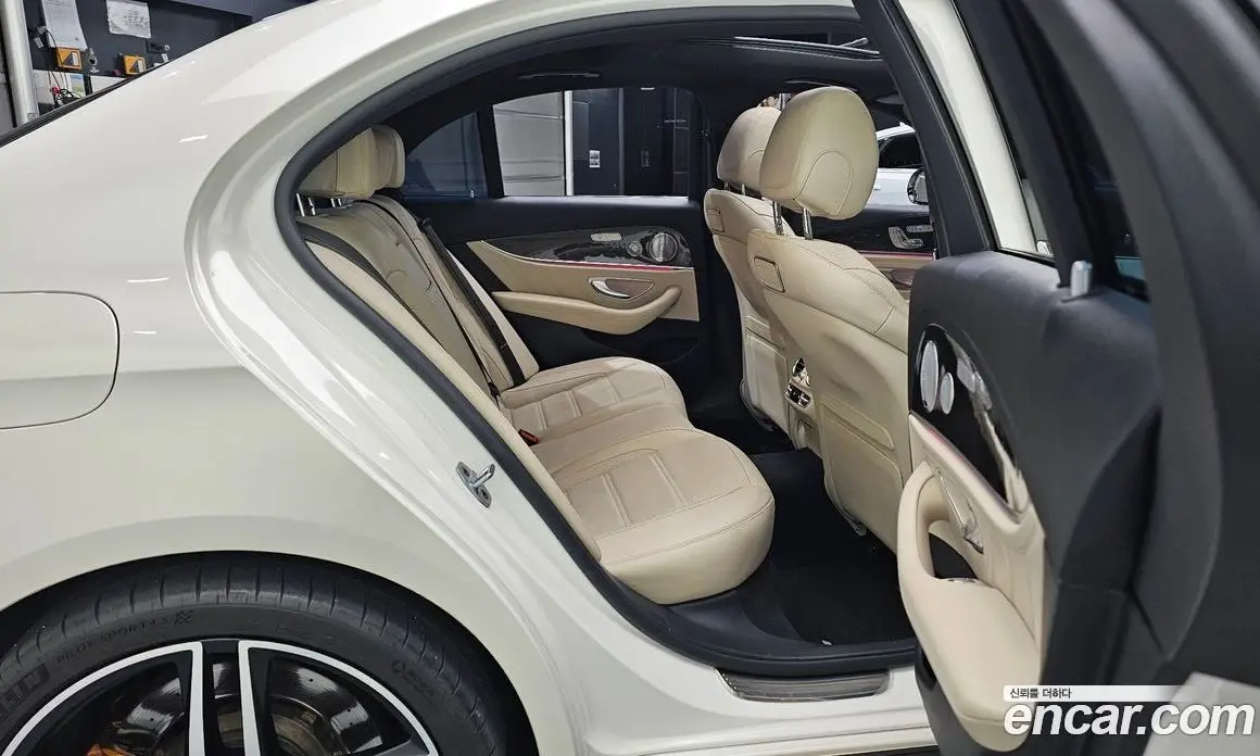 Mercedes-Benz E-Class 2019 4.0 автомат (гидро), фото 18