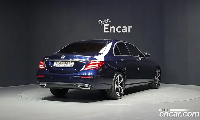 Mercedes-Benz E-Class 2020 2.0 автомат (гидро), миниатюра 2