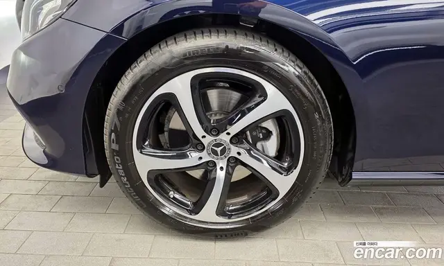 Mercedes-Benz E-Class 2020 2.0 автомат (гидро), миниатюра 5