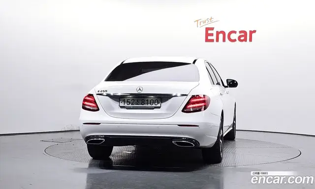 Mercedes-Benz E-Class 2020 2.0 автомат (гидро), миниатюра 4 Mercedes-Benz E-Class 2020 2.0 автомат (гидро), миниатюра 4