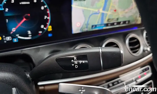 Mercedes-Benz E-Class 2022 2.0 автомат (гидро), миниатюра 11