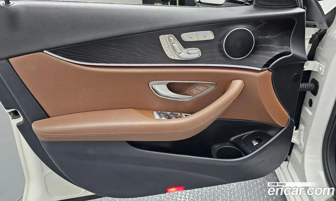 Mercedes-Benz E-Class 2022 2.0 автомат (гидро), фото 13
