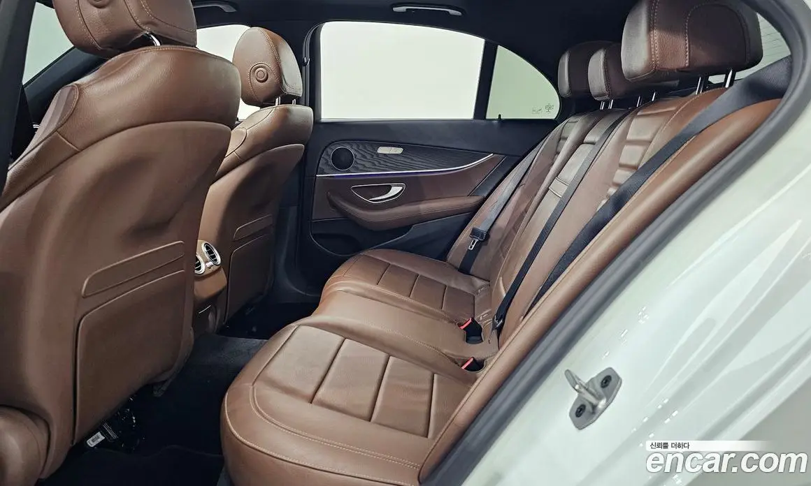 Mercedes-Benz E-Class 2022 2.0 автомат (гидро), фото 15