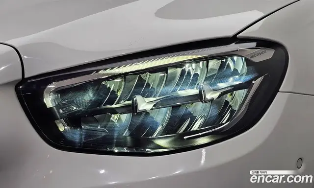 Mercedes-Benz E-Class 2022 2.0 автомат (гидро), миниатюра 7