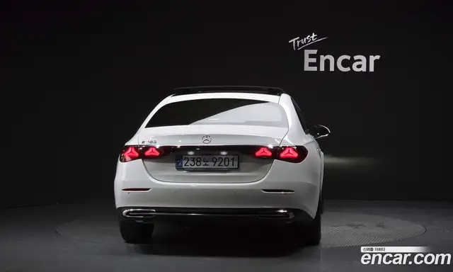 Mercedes-Benz E-Class 2025 2.0 автомат (гидро), миниатюра 3