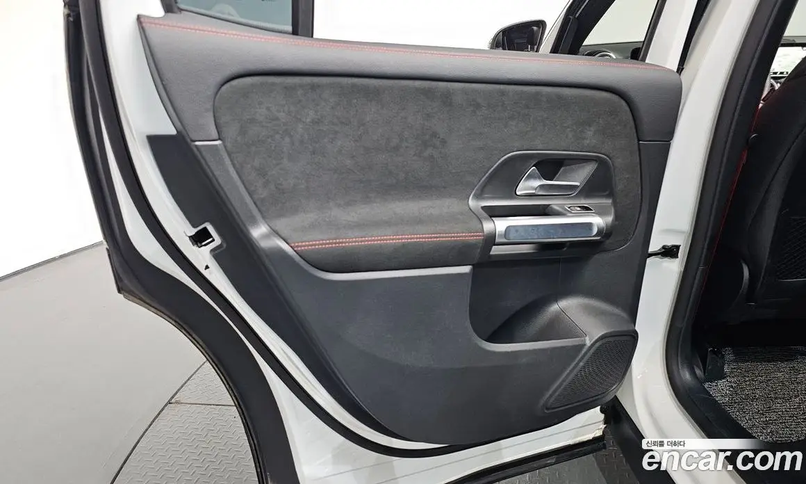Mercedes-Benz GLB-Class 2023 2.0 автомат (гидро), фото 14 Mercedes-Benz GLB-Class 2023 2.0 автомат (гидро), фото 14