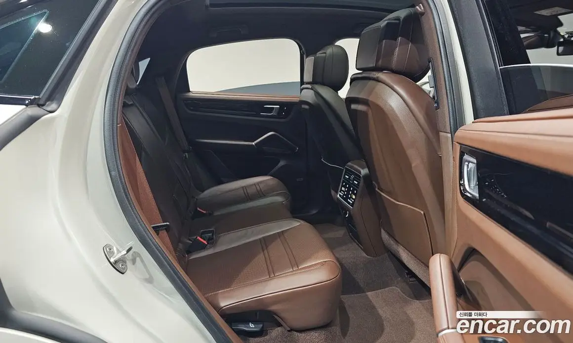 Porsche Cayenne 2023 3.0 автомат (гидро), фото 16