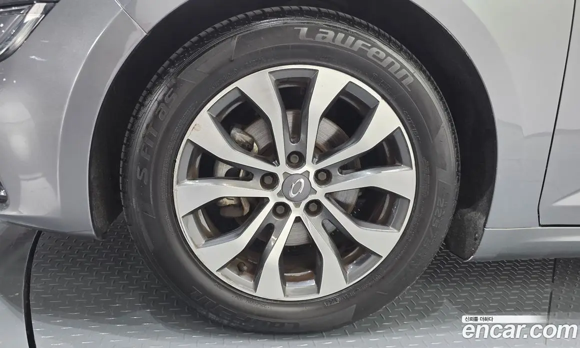 Renault (Samsung) SM6 2023 2.0 автомат (гидро), фото 4 Renault (Samsung) SM6 2023 2.0 автомат (гидро), фото 4