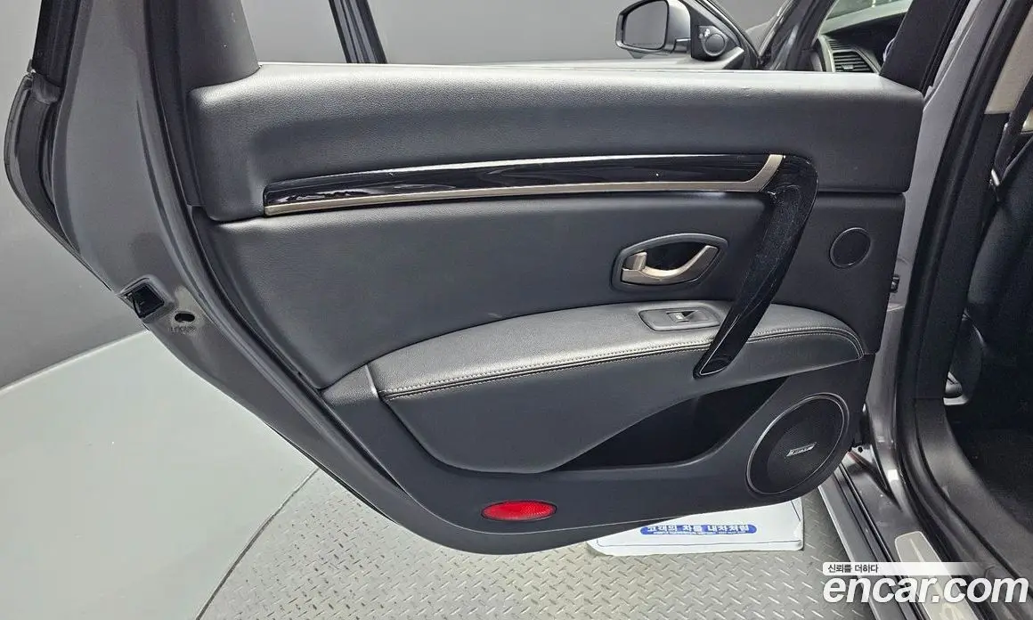 Renault (Samsung) SM7 2014 2.5 автомат (гидро), фото 15 Renault (Samsung) SM7 2014 2.5 автомат (гидро), фото 15