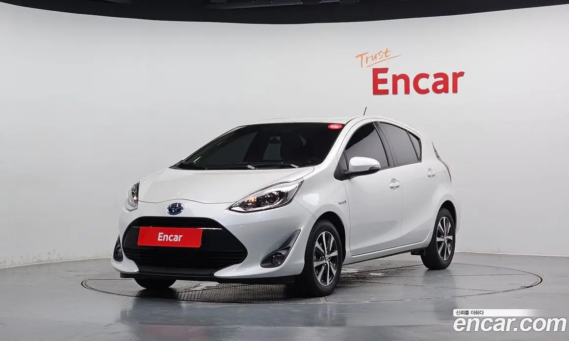 Toyota Prius 2019 1.5 автомат (гидро), фото 1 Toyota Prius 2019 1.5 автомат (гидро), фото 1