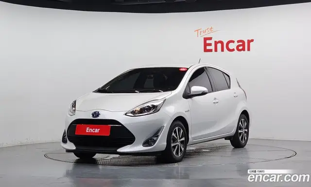 Toyota Prius, 2019, 37 106 км Toyota Prius, 2019, 37 106 км