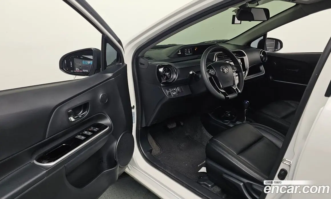 Toyota Prius 2019 1.5 автомат (гидро), фото 13 Toyota Prius 2019 1.5 автомат (гидро), фото 13