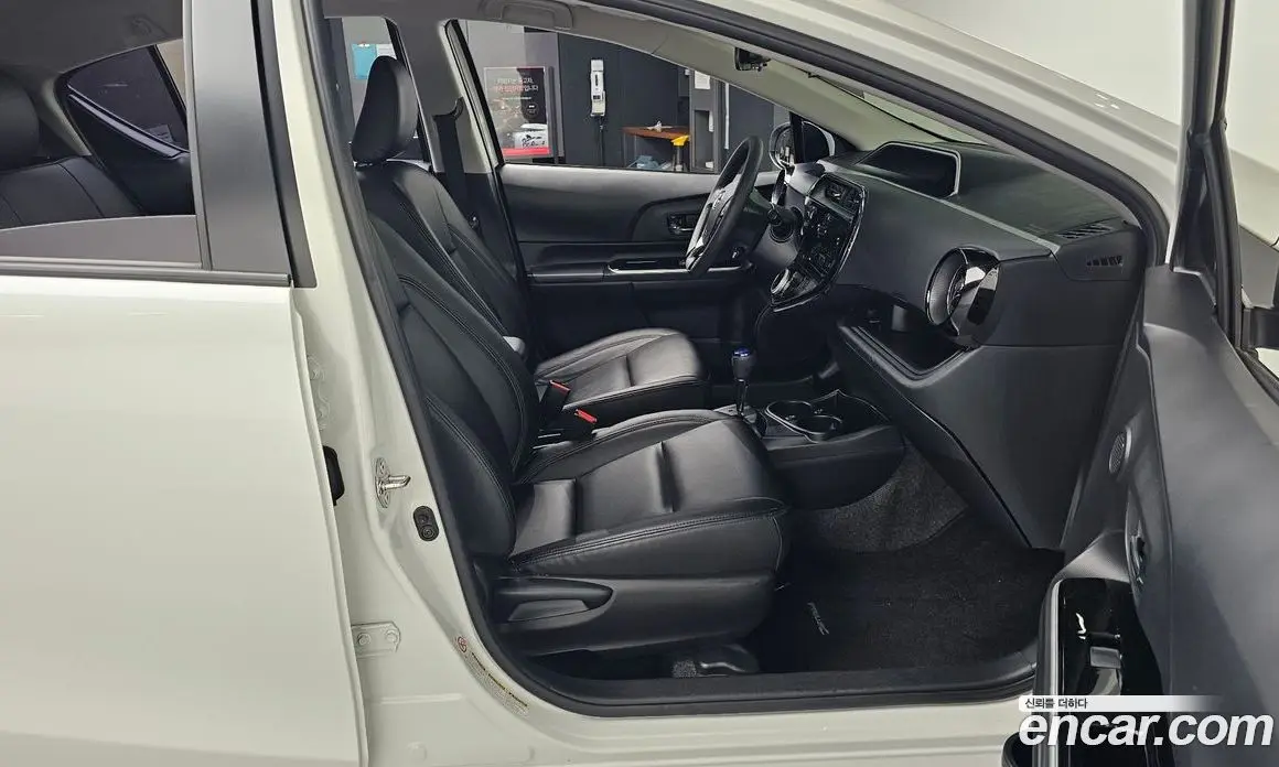 Toyota Prius 2019 1.5 автомат (гидро), фото 16 Toyota Prius 2019 1.5 автомат (гидро), фото 16