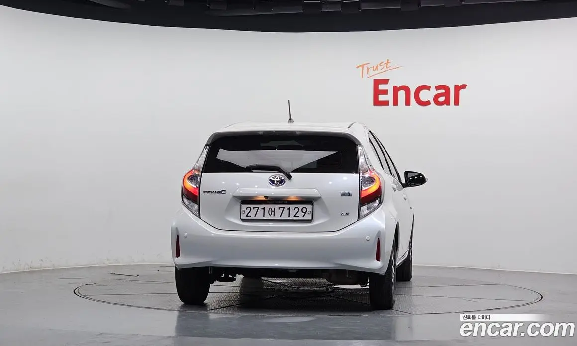 Toyota Prius 2019 1.5 автомат (гидро), фото 4 Toyota Prius 2019 1.5 автомат (гидро), фото 4