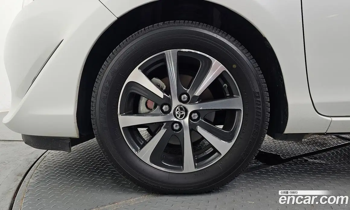 Toyota Prius 2019 1.5 автомат (гидро), фото 5 Toyota Prius 2019 1.5 автомат (гидро), фото 5