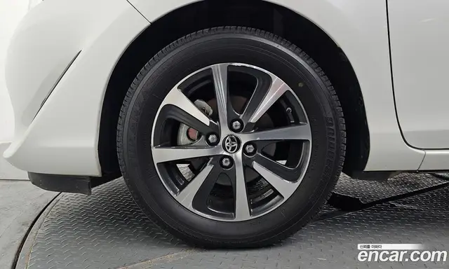 Toyota Prius 2019 1.5 автомат (гидро), миниатюра 5 Toyota Prius 2019 1.5 автомат (гидро), миниатюра 5